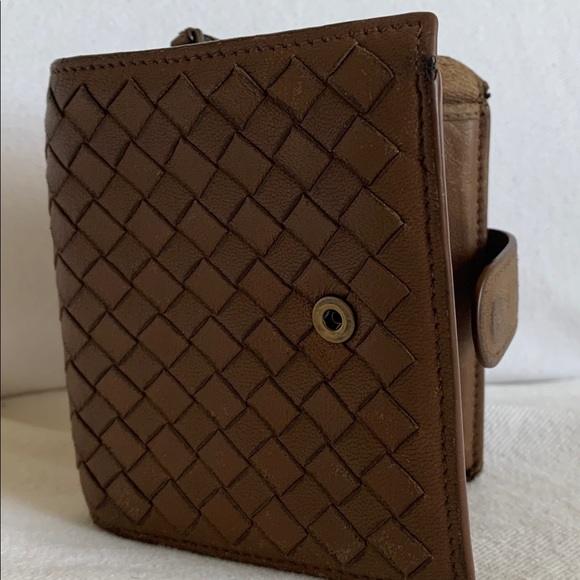 Bottega Veneta Intrecciato French Bi-Fold Wallet - Picture 2 of 6